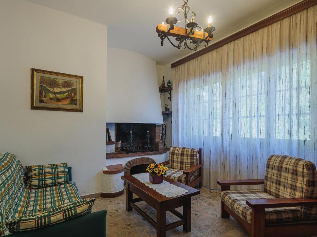 Apartment Barbara By Interhome Corsanico-Bargecchia Exterior photo